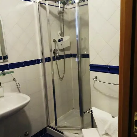 Amalfitani Centro Oda ve Kahvaltı 3*