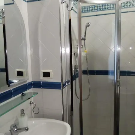 Oda ve Kahvaltı Amalfitani Centro 3*