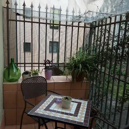 Amalfitani Centro Oda ve Kahvaltı 3*