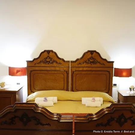 Amalfitani Centro Bed & Breakfast *