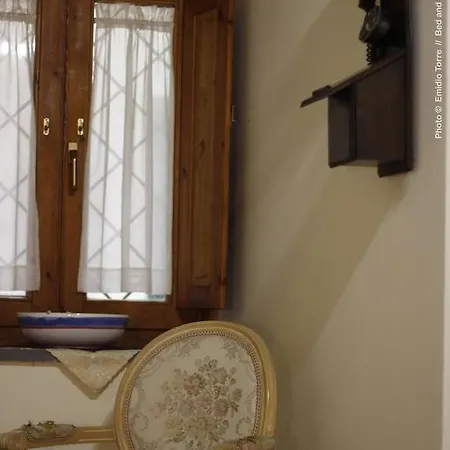 Amalfitani Centro Bed & Breakfast